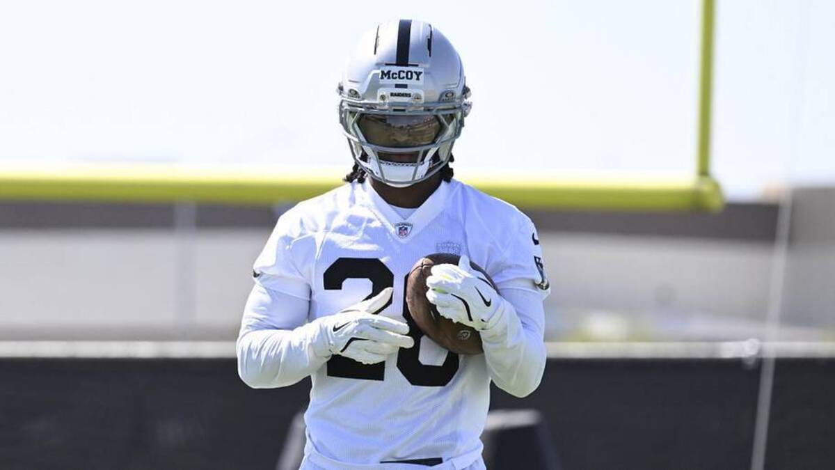  May 20, 2026; Henderson, NV, USA; Las Vegas Raiders cornerback Jermod McCoy (28) practices during organized team activities at Intermountain Health Performance Center. Mandatory Credit: Candice Ward-Imagn Images | Candice Ward-Imagn Images 