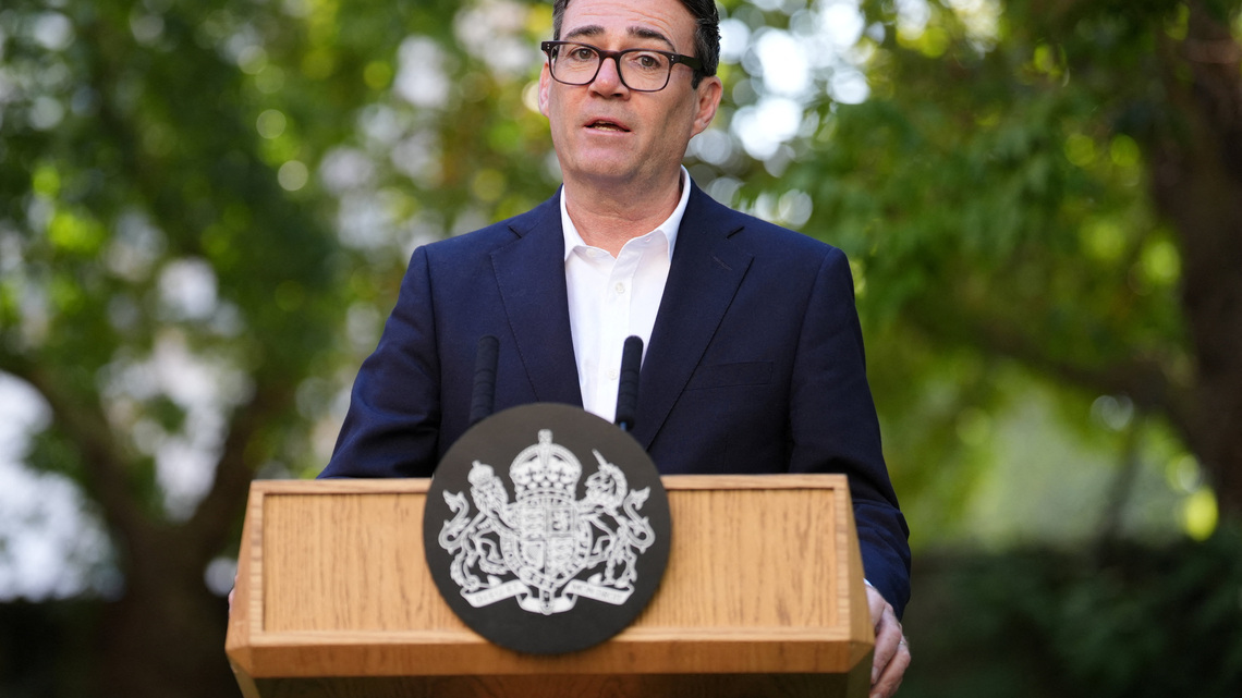 British PM Andy Burnham seeks resolution to dispute over Diego Garcia base 