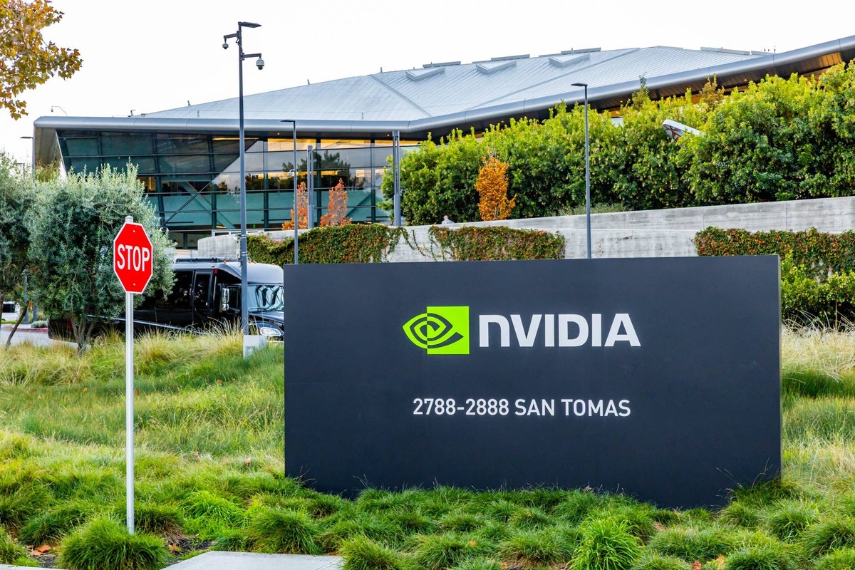  Nvidia says its newest AI systems can run on warm liquid cooling, cutting water use. 