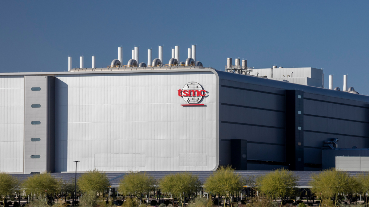  TSMC's advanced CoWoS packaging capacity has become a critical bottleneck in the AI supply chain, giving the company growing influence over how quickly AI systems can actually reach the market. 