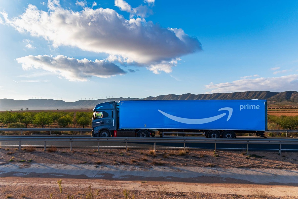  Amazon's stock is up 2.6% year to date. 