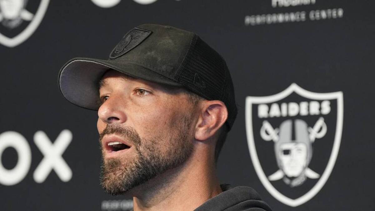  Jun 3, 2026; Henderson, NV, USA; Las Vegas Raiders defensive coordinator Rob Leonard speaks during a news conference during organized team activities at Intermountain Health Performance Center. Mandatory Credit: Candice Ward-Imagn Images | Candice Ward-Imagn Images 