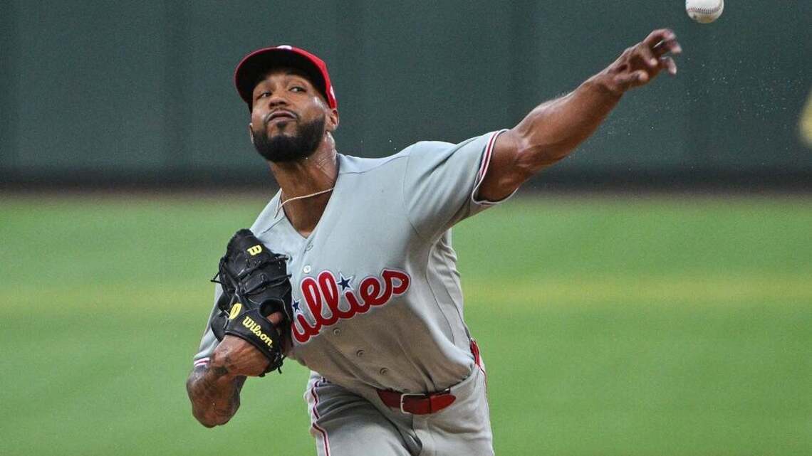 Cristopher Sanchez leads Phillies past Mets to salvage split