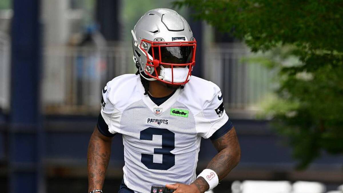  Jun 9, 2025; Foxborough, MA, USA; New England Patriots wide receiver DeMario Douglas (3) jogs to the practice fields at Gillette Stadium. Mandatory Credit: Eric Canha-Imagn Images | Eric Canha-Imagn Images 