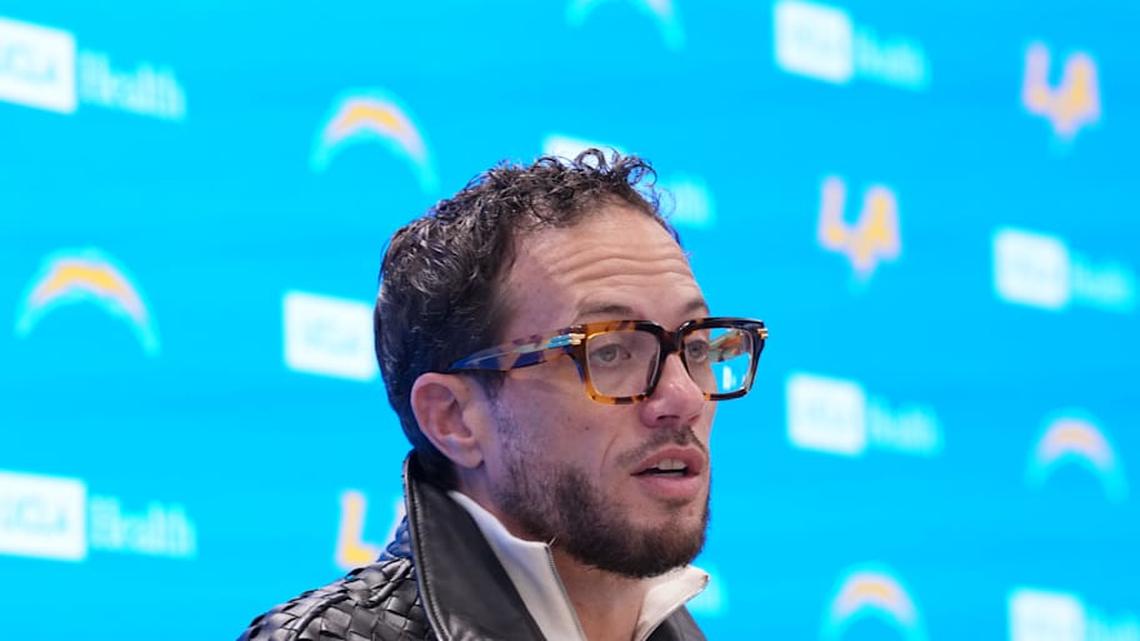 Obscure Mike McDaniel Connection Links Chargers to Possible Free-Agent Signing