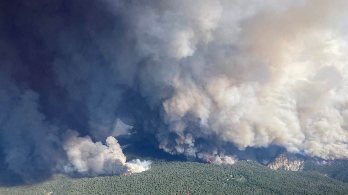 Ontario wildfires expand as smoke lingers in parts of the US 