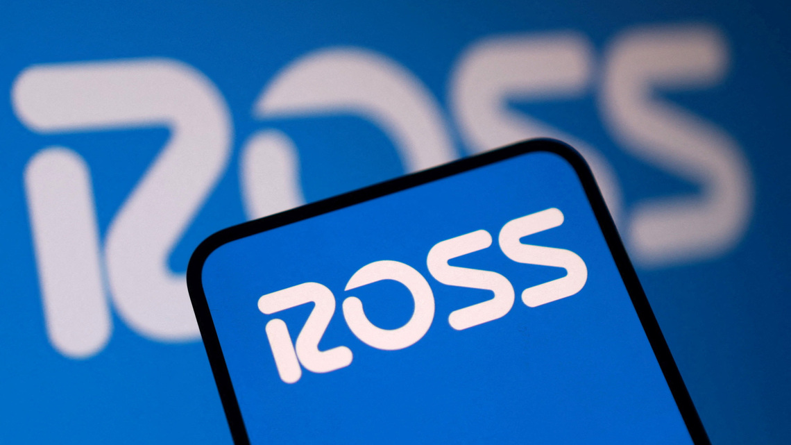 Ross Stores raises annual profit forecast again on discounted apparel demand 