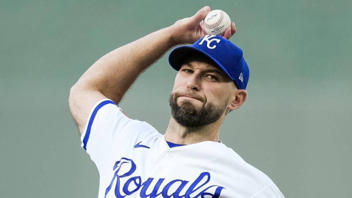  May 20, 2026; Kansas City, Missouri, USA; Kansas City Royals starting pitcher Michael Wacha (52) pitches during the second inning against the Boston Red Sox at Kauffman Stadium. | Jay Biggerstaff-Imagn Images 