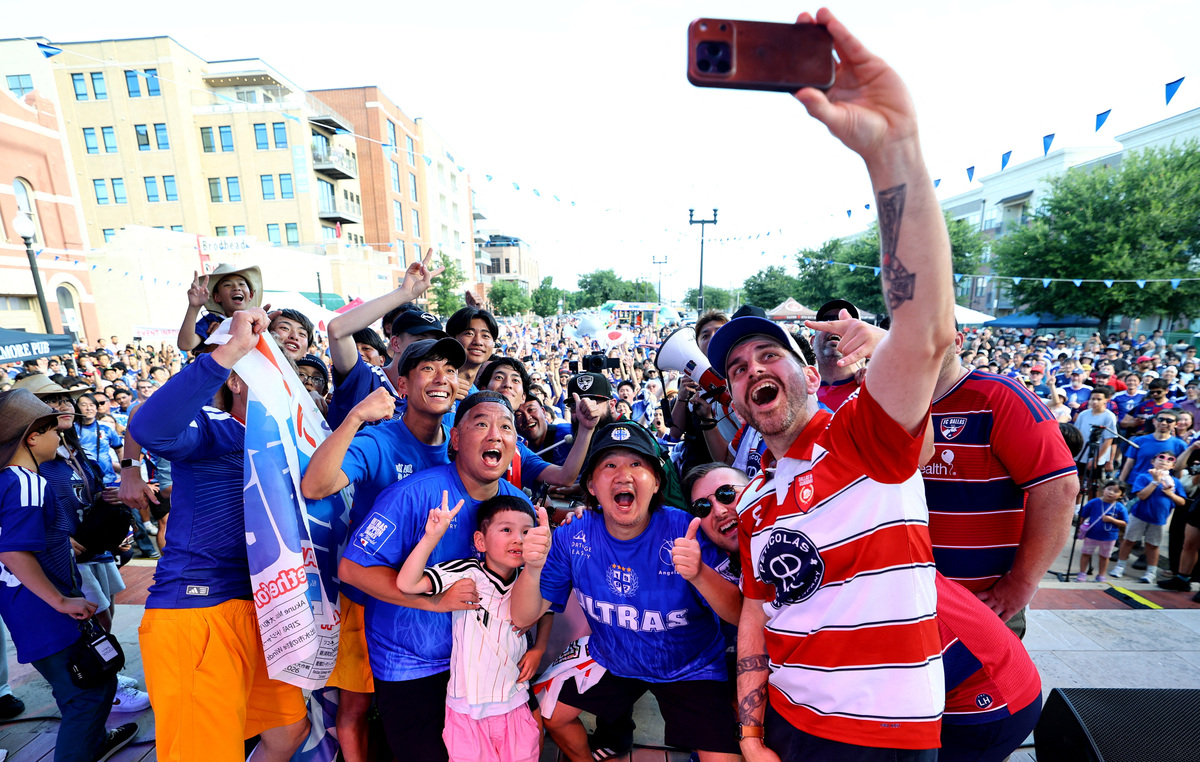 FILE PHOTO: Soccer Football - FIFA World Cup 2026 - Japanese Day kicks off festive World Cup build-up in Texas - Dallas, Texas, U.S. - June 13, 2026 Japan fans during the event REUTERS/Issei Kato/File Photo