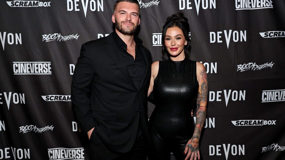 Jersey Shore's JWoww Farley Marries Zack Carpinello in Surprise Wedding 