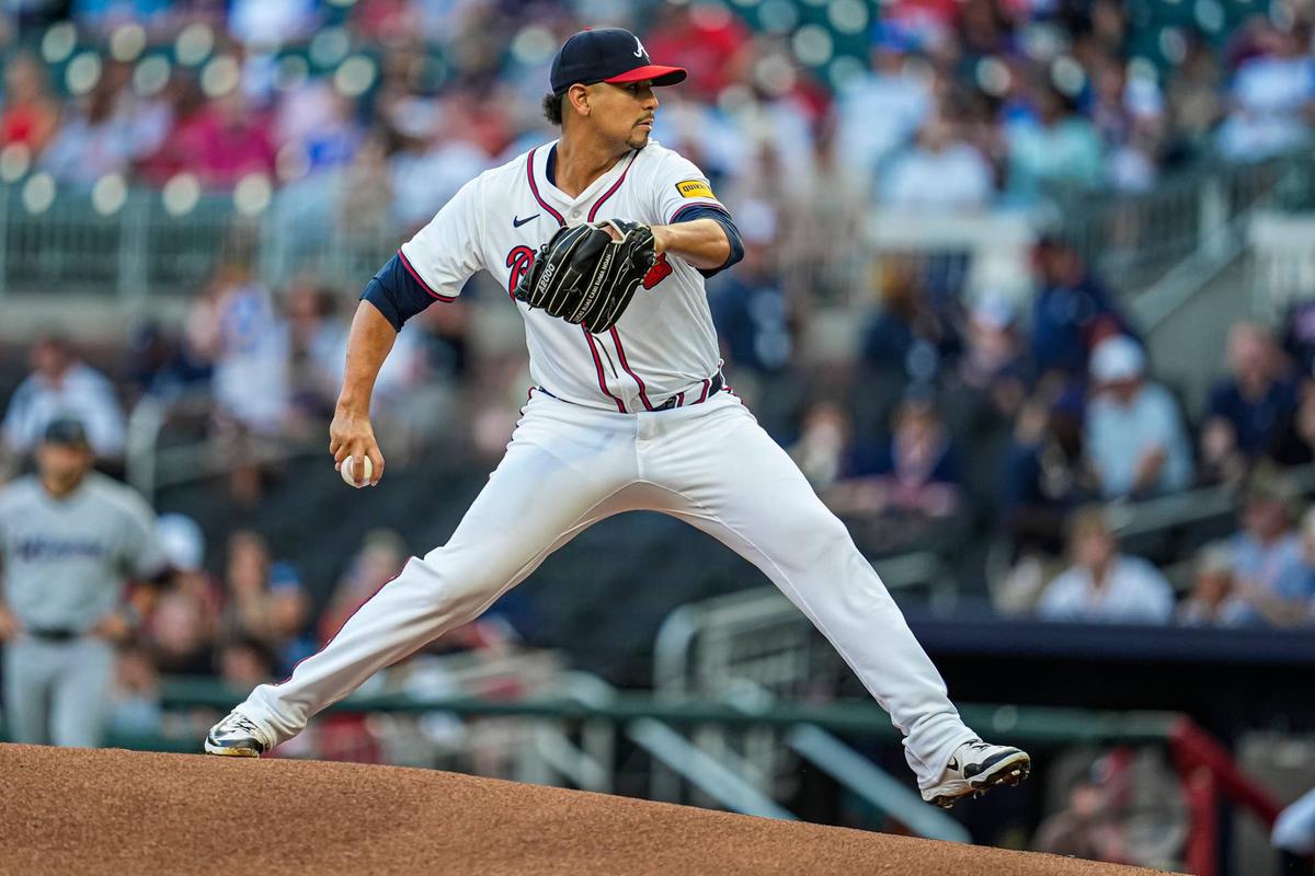  Atlanta Braves starting pitcher Carlos Carrasco (59) © Dale Zanine-Imagn Images