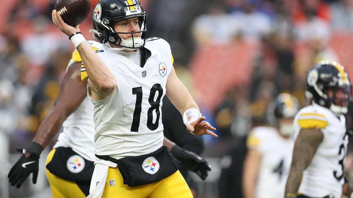  Dec 28, 2025; Cleveland, Ohio, USA; Pittsburgh Steelers quarterback Will Howard (18) warms up before the game against the Cleveland Browns at Huntington Bank Field. Mandatory Credit: Scott Galvin-Imagn Images | Scott Galvin-Imagn Images 