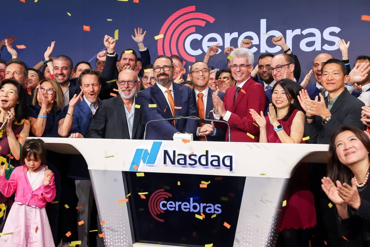  Cerebras shares fell 10.5% on June 23, six weeks after the company listed on the Nasdaq, as margin guidance overshadowed its $20 billion OpenAI deal. 