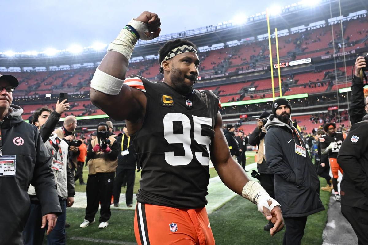 Dec 28, 2025; Cleveland, Ohio, USA; Cleveland Browns defensive end Myles Garrett (95) exits the field after the game against the Pittsburgh Steelers at Huntington Bank Field. Mandatory Credit: Ken Blaze-Imagn Images 
