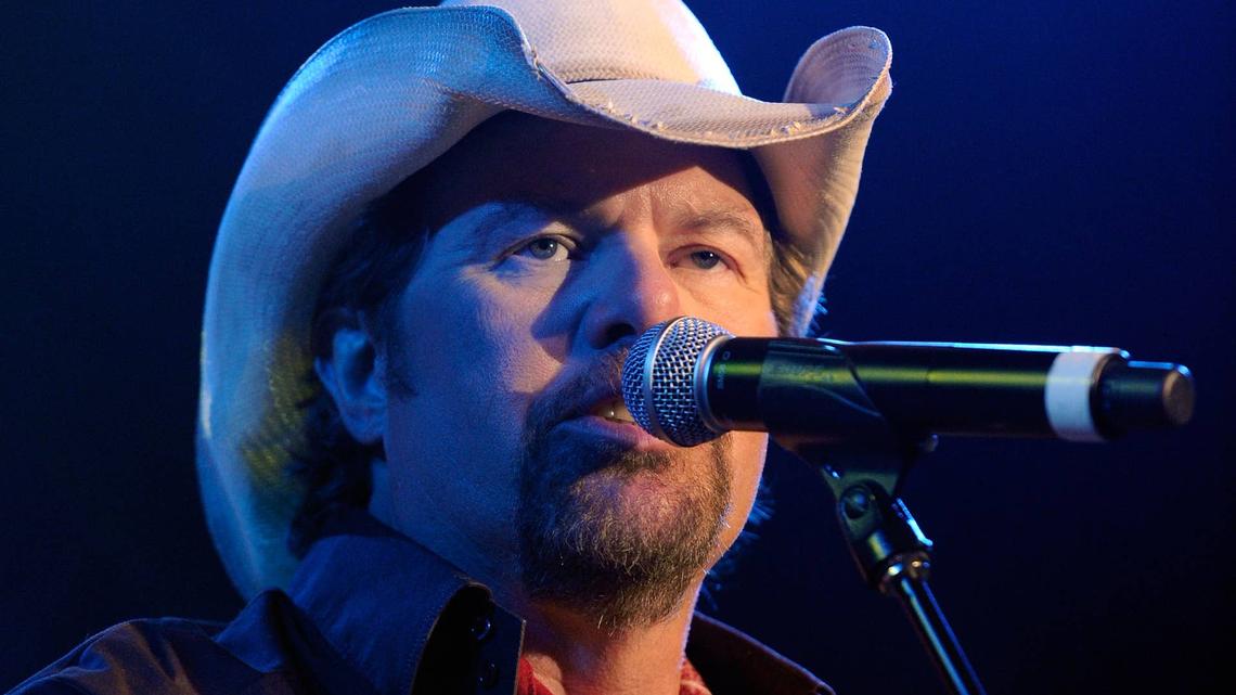 Late Country Icon's 'Biggest Hits' Album Is Soaring on the Country Charts Again Nearly 20 Years Later 