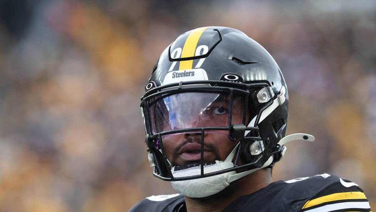  Nov 16, 2025; Pittsburgh, Pennsylvania, USA; Pittsburgh Steelers defensive tackle Derrick Harmon (99) looks on from the sidelines against the Cincinnati Bengals during the second quarter at Acrisure Stadium. Mandatory Credit: Charles LeClaire-Imagn Images | Charles LeClaire-Imagn Images 