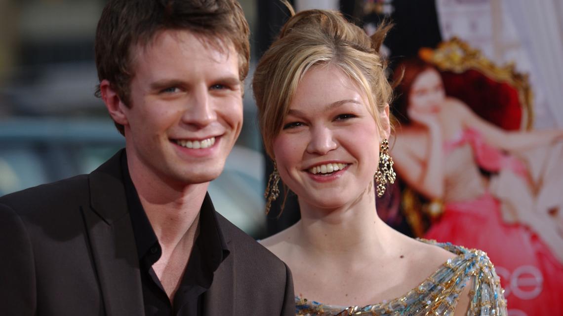 22 Years Ago Today, This Rom-Com With a Cult Following Hit Theaters 