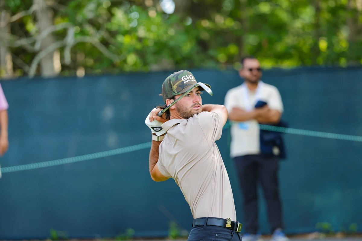  Ryder Cowan plays his tee shot on the second hole during the first round of the 2026 U.S. Open at Shinnecock Hills Golf Club in Southampton, N.Y. on Thursday, June 18, 2026. (Jeff Haynes/USGA)