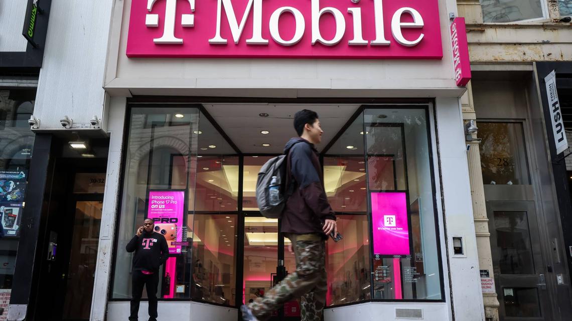 T-Mobile quietly closes stores after layoffs 