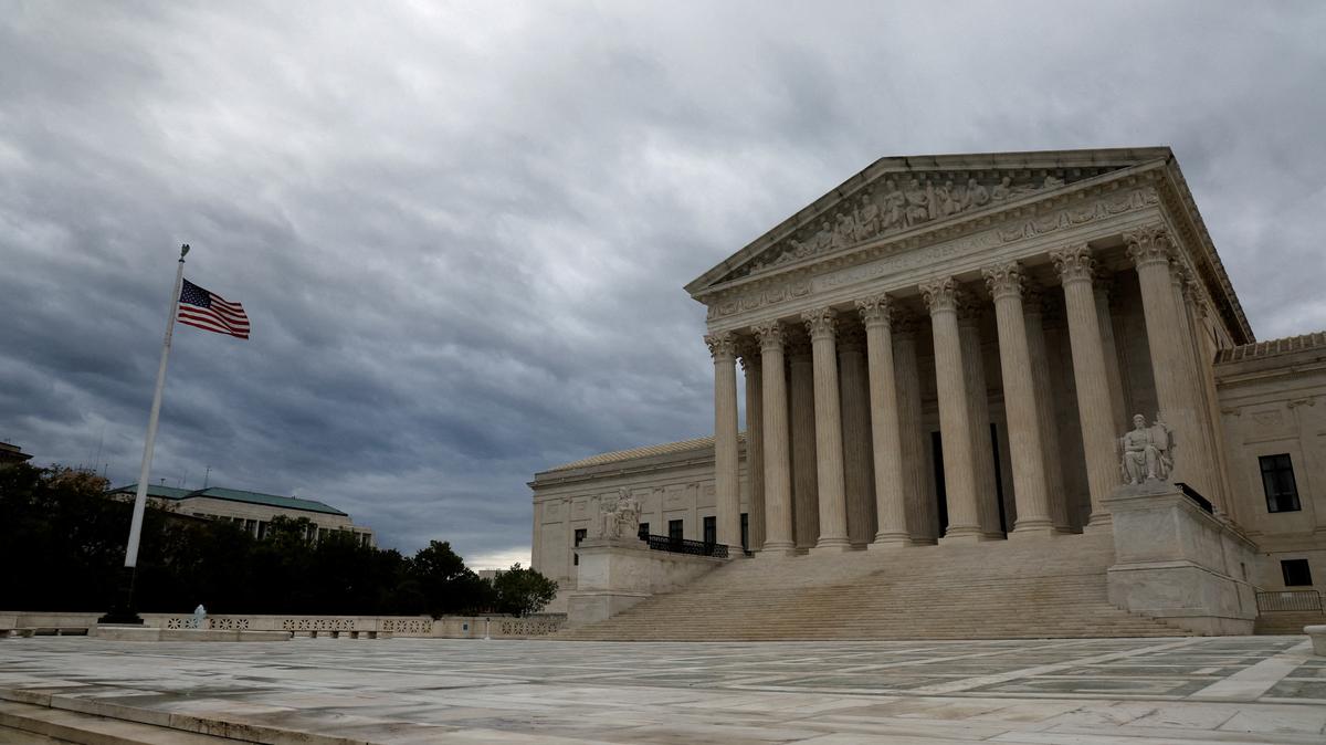 A view of the U.S. Supreme Court building on the first day of the court's new term in Washington, U.S. October 3, 2022.  REUTERS/Jonathan Ernst