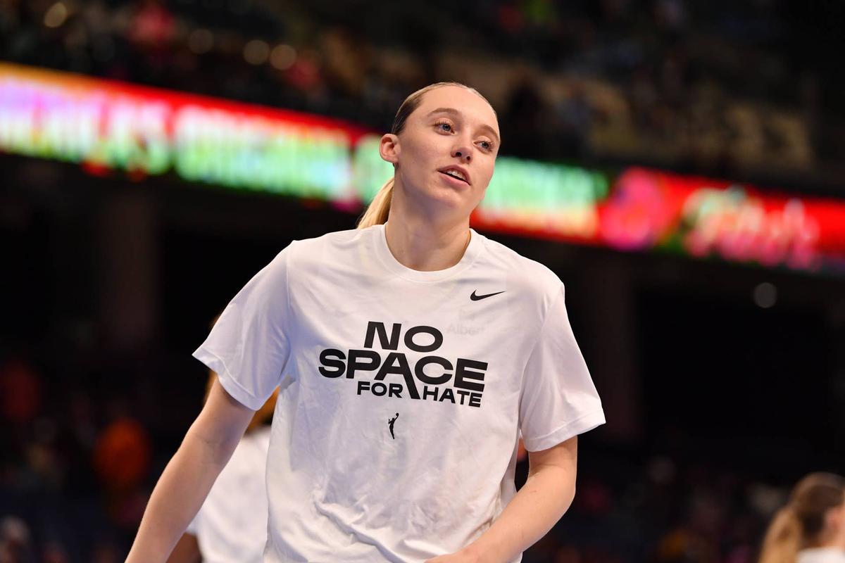  May 29, 2025; Chicago, Illinois, USA; Dallas Wings guard Paige Bueckers (5) warms up prior to a game against the Chicago Sky at the Wintrust Arena. Mandatory Credit: Patrick Gorski-Imagn Images 