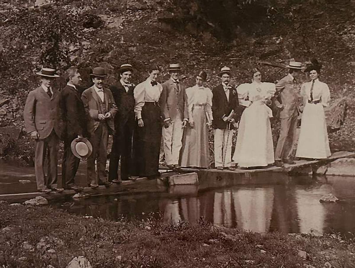  A photo from 1895 of guests standing along the stream from the springs. Photo credit: Robin O’Neal Smith 
