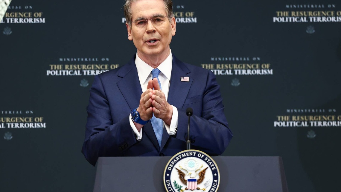 Bessent doubles down on short-term debt as rates turn 