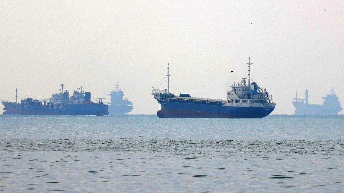 Hormuz meeting with Iran and Gulf nations delayed, Oman says 