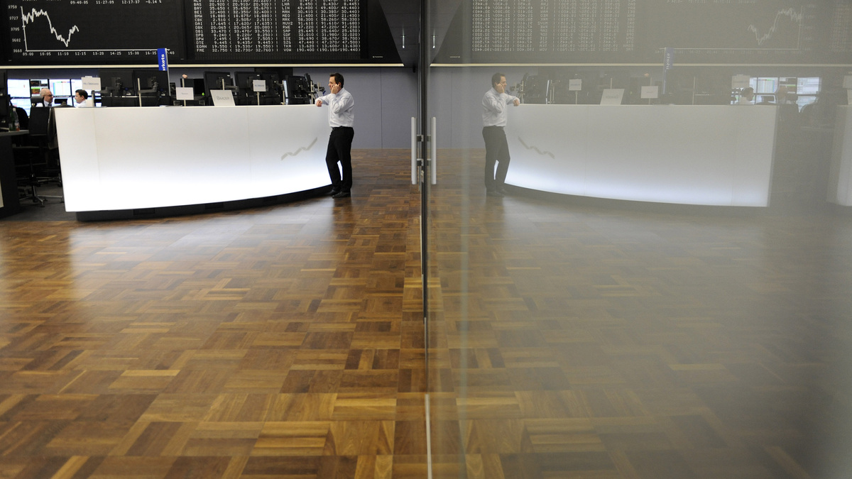 European stocks extend slide as French unrest rattles investors ...