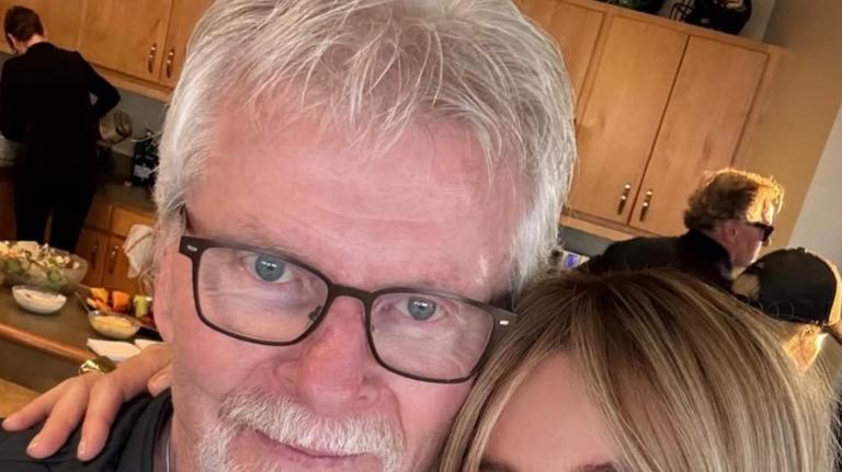 Kaitlin Olson Mourns the Death of Her Dad and ‘Forever Favorite Person' 