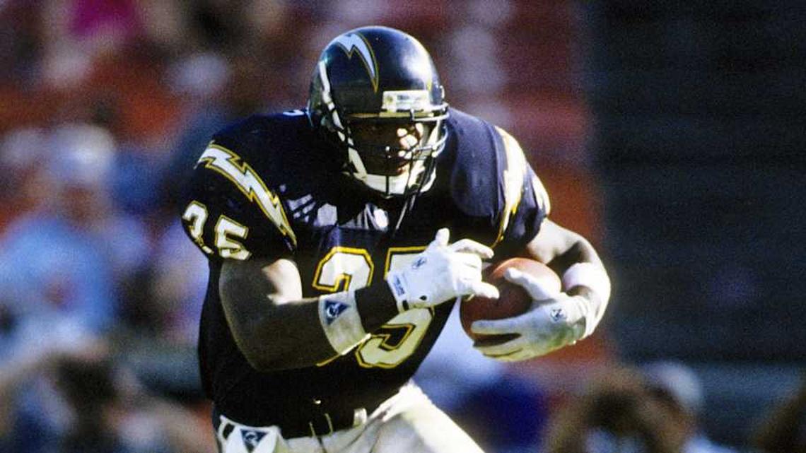  Nov 1, 1992; San Diego, CA, USA; San Diego Chargers running back Marion Butts (35) carries the ball against the Indianapolis Colts at Jack Murphy Stadium. FILE PHOTO; Mandatory Credit: Imagn Images | RVR Photos-Imagn Images 