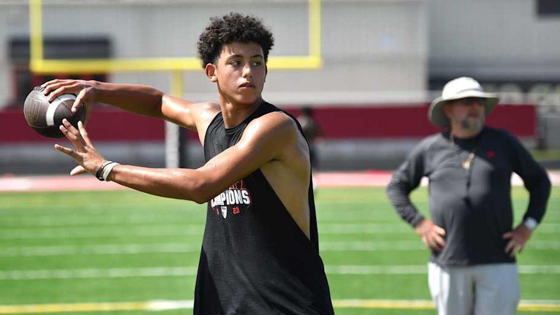 Gators Predicted To Land QB Prospect Over Multiple Rivals 