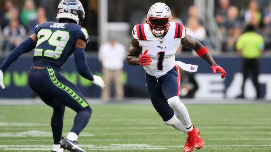 Reports: Patriots WR A.J. Brown has high ankle sprain, out 4 weeks 