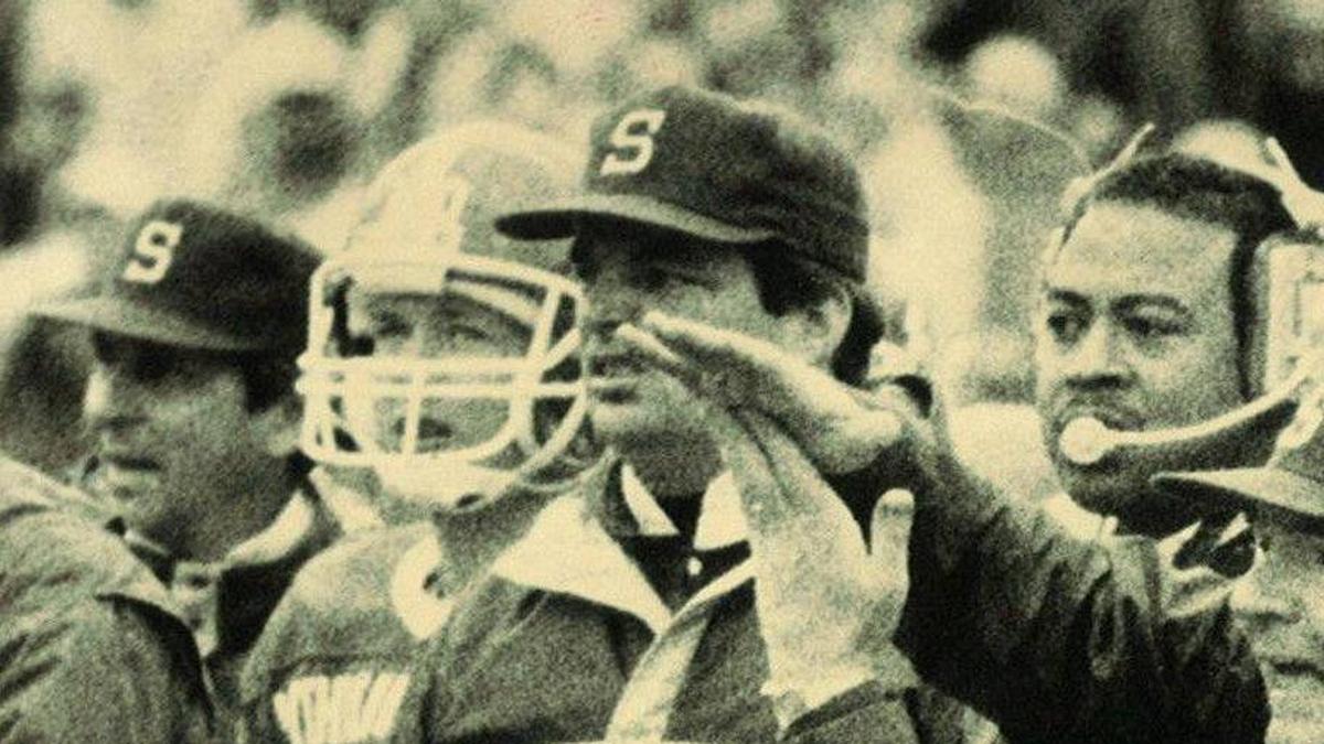  George Perles frantically calls a time out in the fourth quarter to attempt a 27-yard field goal vs. Illinois in 1987. The kick attempt was blocked. Perles was coach of the MSU Spartans from 1983-1994. George Perles | Lansing State Journal file photo 