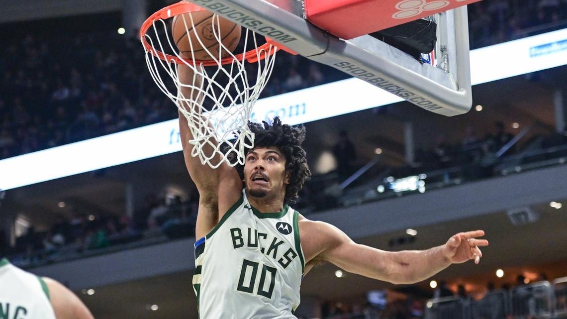 Bucks halt skid, beat Mavericks for 8th straight time 