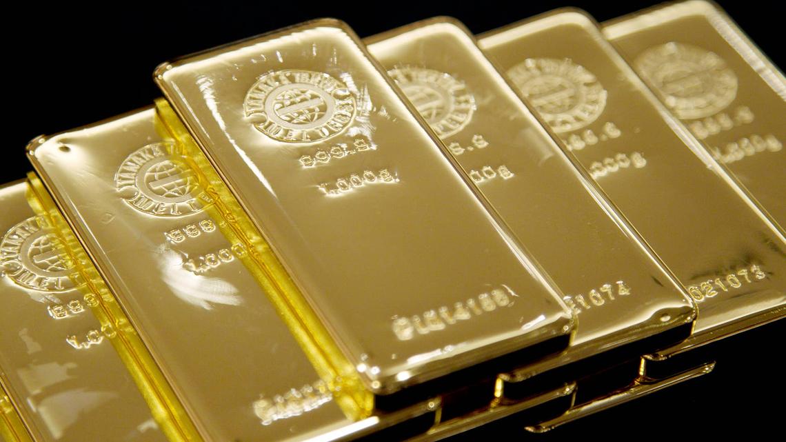 Gold prices may stay stuck as Saxo bank warns rally looks fragile 