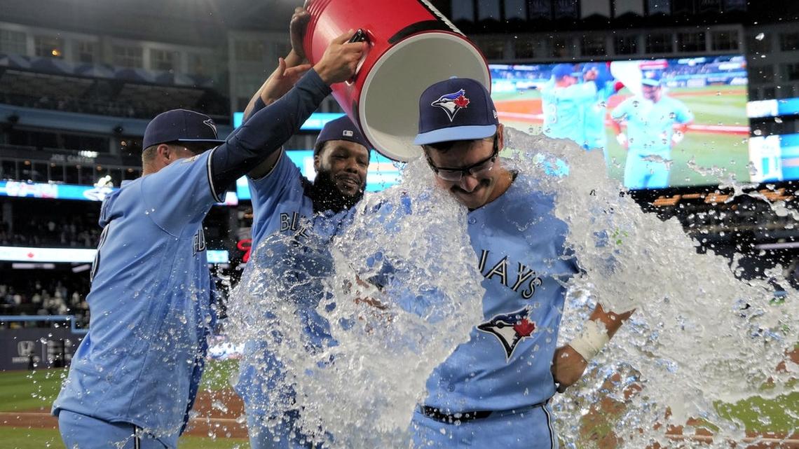 MLB roundup: Jays salvage finale of World Series rematch with Dodgers 