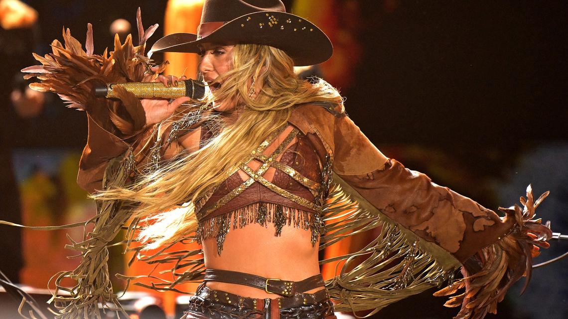 Country music artist Lainey Wilson headlines on the Mane Stage during the second day of the Stagecoach Country Music Festival in Indio on Saturday, April 25, 2026. The festival was evacuated for safety earlier in the evening due to high winds. Wilson started her set an hour later than scheduled. (Photo by Will Lester, Inland Valley Daily Bulletin/SCNG)
