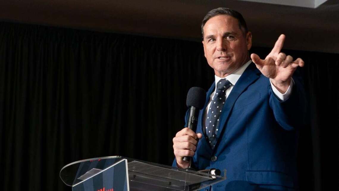 Ex-Jets doctor to meet retired K Jay Feely in Arizona election