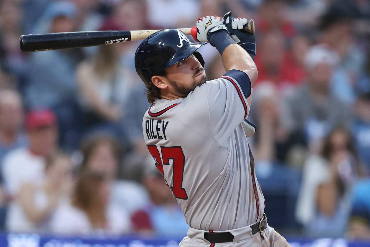  Atlanta Braves third baseman Austin Riley (27)  © Bill Streicher-Imagn Images