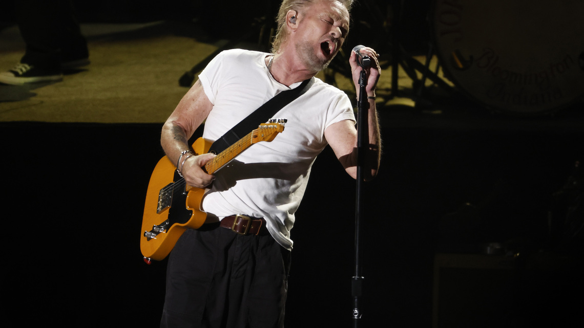 Review: Classic rock icon stays true to himself on closing night of tour 