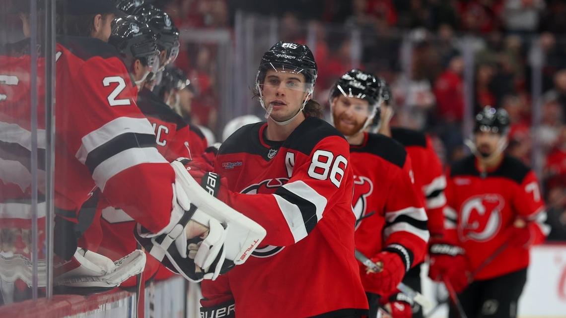 Flyers, Devils both focused on reaching playoffs in crowded Metro 