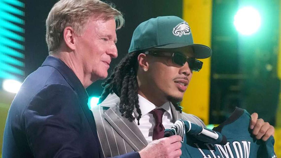  Apr 23, 2026; Pittsburgh, PA, USA; Southern California Trojans receiver Makai Lemon is selected by the Philadelphia Eagles as the number 20 pick during the 2026 NFL Draft at Acrisure Stadium. Mandatory Credit: Kirby Lee-Imagn Images | Kirby Lee-Imagn Images 