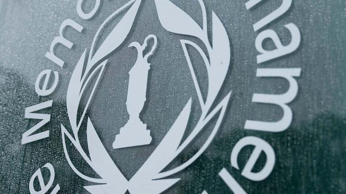 Memorial to resume play after brief suspension 