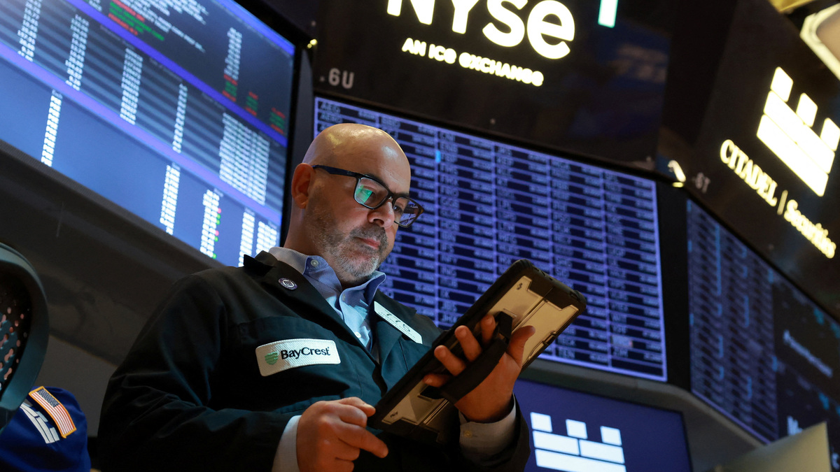 A trader works on the floor at the New York Stock Exchange (NYSE) in New York City, U.S., May 26, 2026. REUTERS/Brendan McDermid