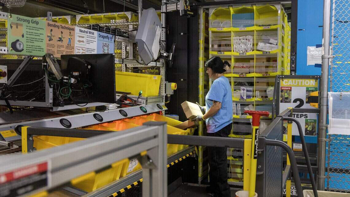 Amazon hiring more than 300,000 people this holiday season