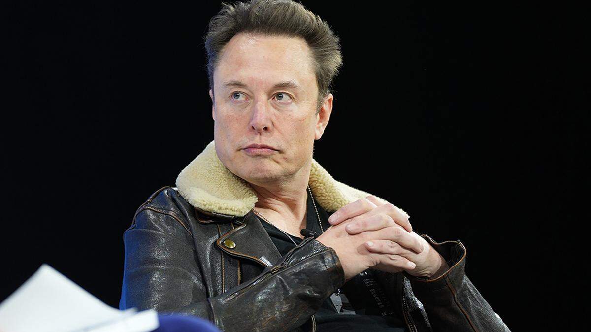 Elon Musk, shown in November 2023, has turned to Silicon Valley to help recruit executives who will take up unofficial positions across the federal government.