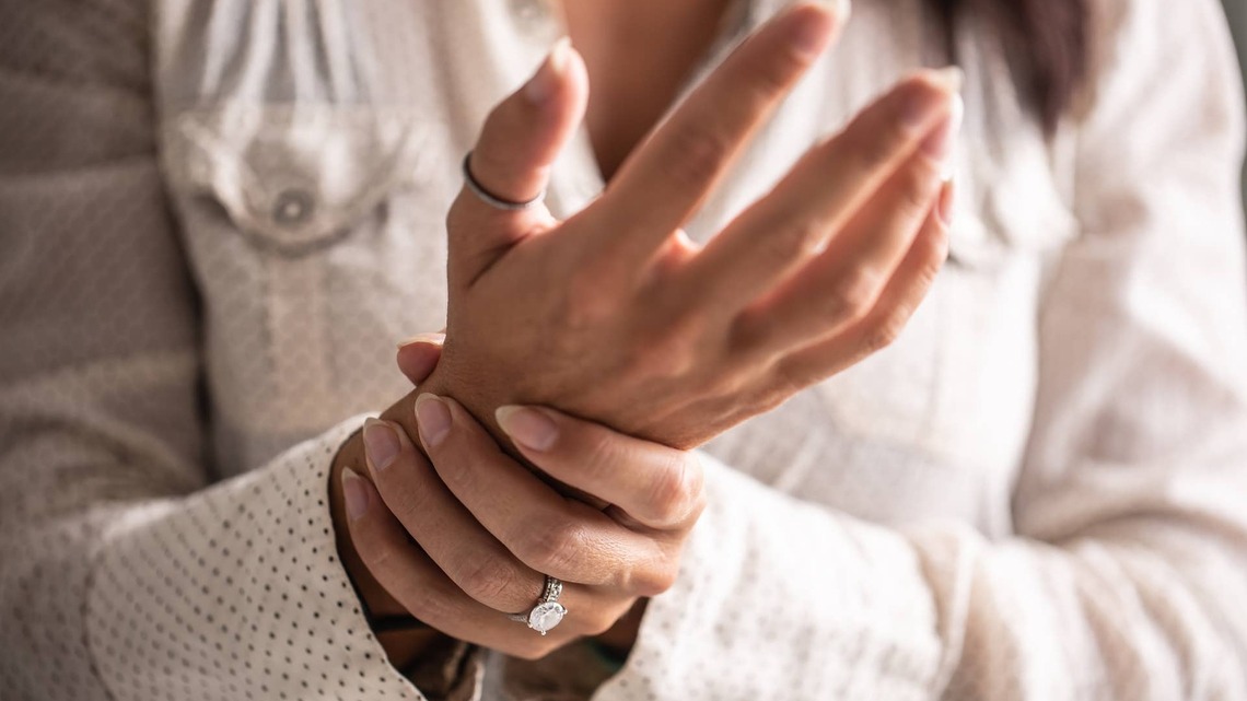 Rheumatologists Say This 'Healthy' Habit Could Actually Worsen Joint Pain 