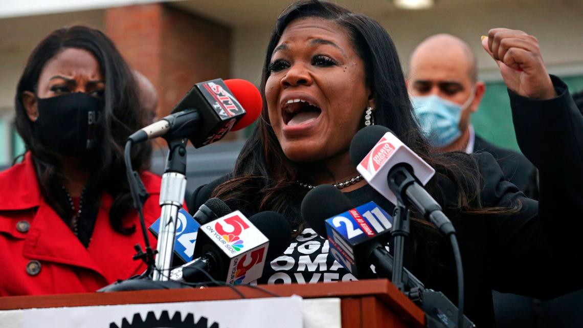 Congresswoman Cori Bush, D-St. Louis, addresses the press after touring St. Louis jails last month. Standing to the left is St. Louis City Mayor Tishaura O. Jones. (Laurie Skrivan/St. Louis Post-Dispatch via AP)