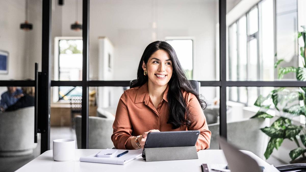  Stronger cash flow starts with smarter spending, emergency savings, side income, and knowing your financial backup options early. 